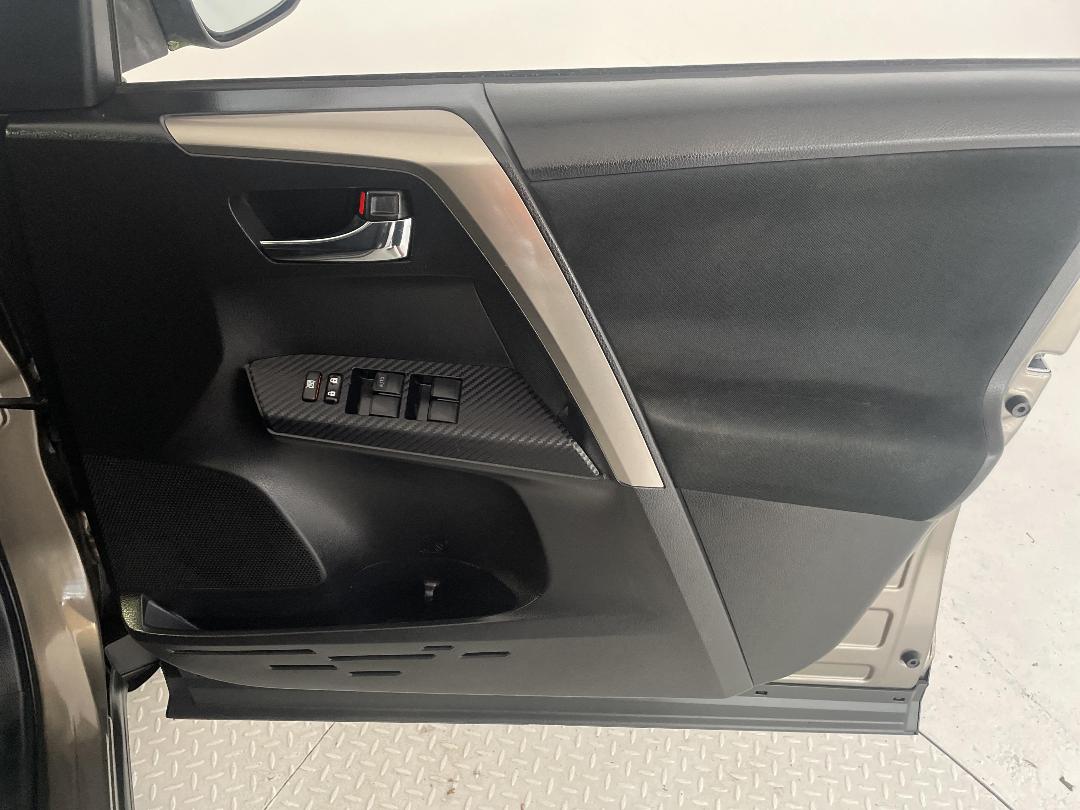 Photo '15' of Toyota Rav4