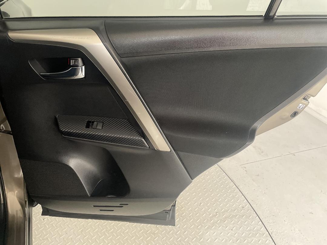 Photo '19' of Toyota Rav4