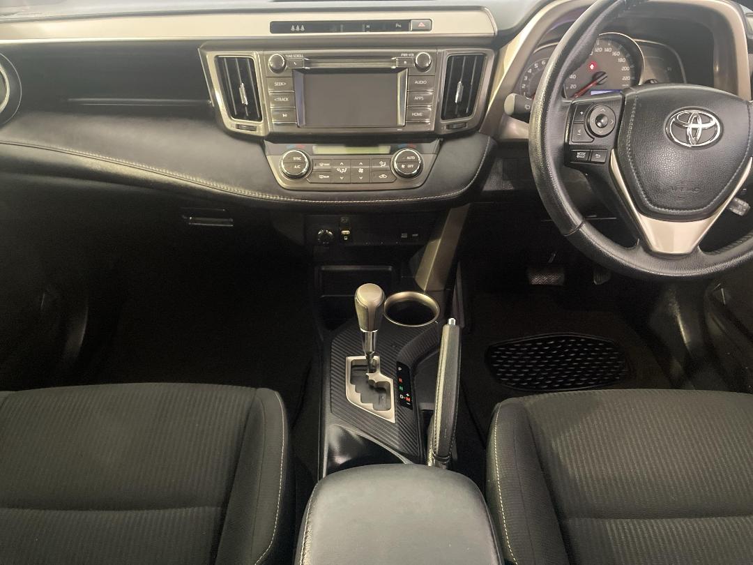 Photo '18' of Toyota Rav4