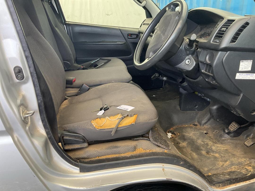 Photo '33' of Toyota Regius ACE VAN Photo '33' of Toyota Regius ACE VAN