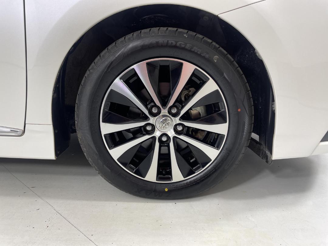 Photo '9' of Toyota SAI Photo '9' of Toyota SAI