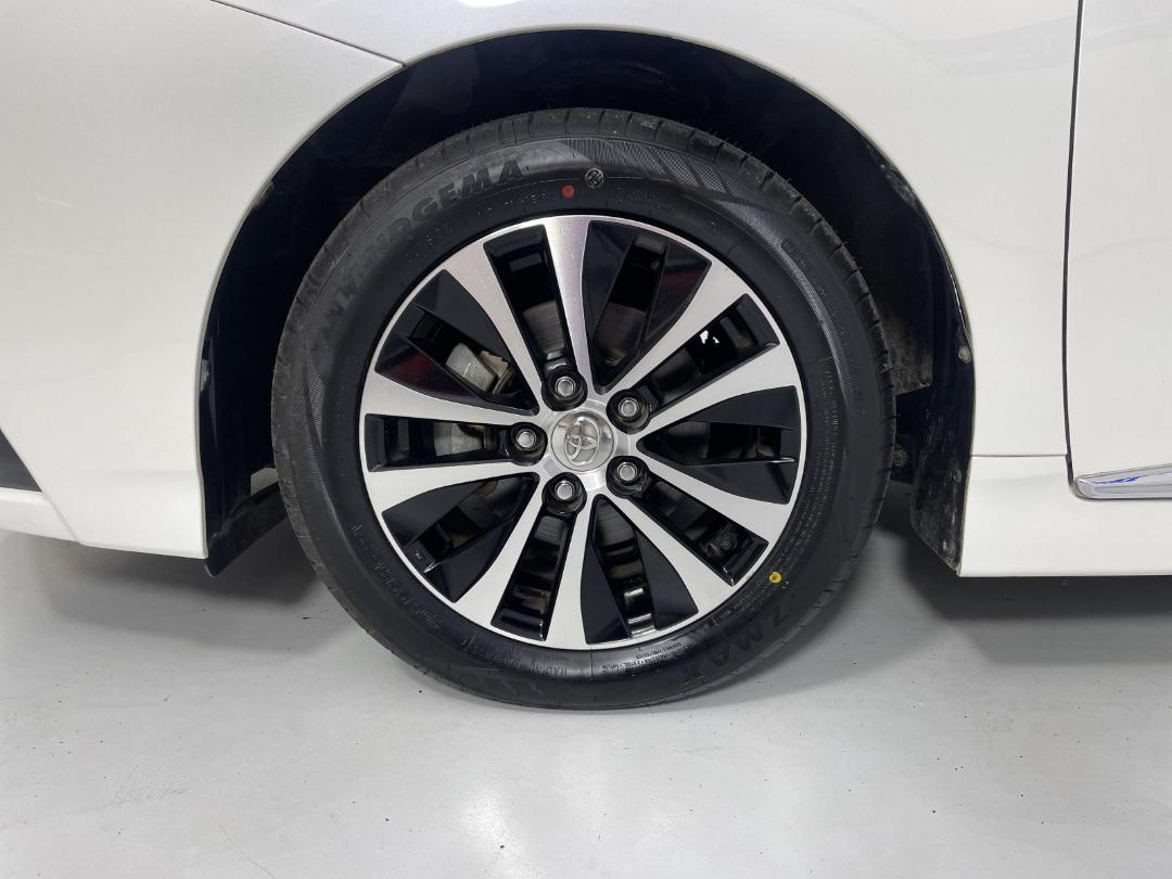 Photo '10' of Toyota SAI Photo '10' of Toyota SAI