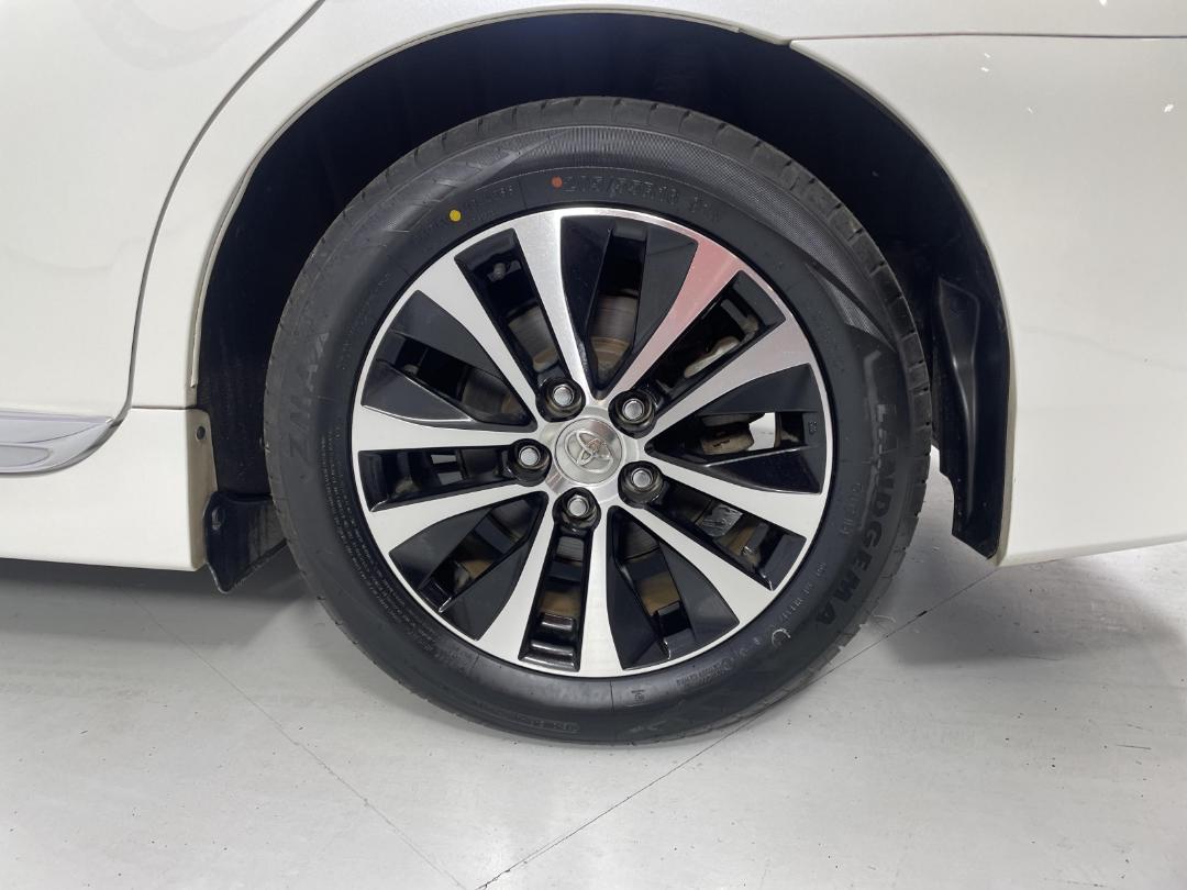 Photo '11' of Toyota SAI Photo '11' of Toyota SAI