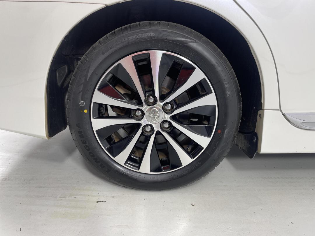 Photo '12' of Toyota SAI Photo '12' of Toyota SAI