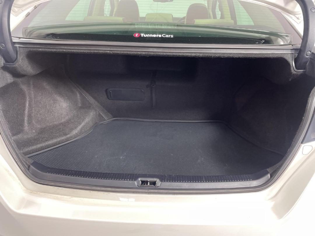 Photo '14' of Toyota SAI Photo '14' of Toyota SAI