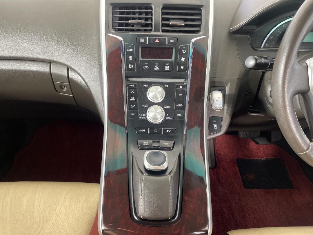 Photo '18' of Toyota SAI Photo '18' of Toyota SAI