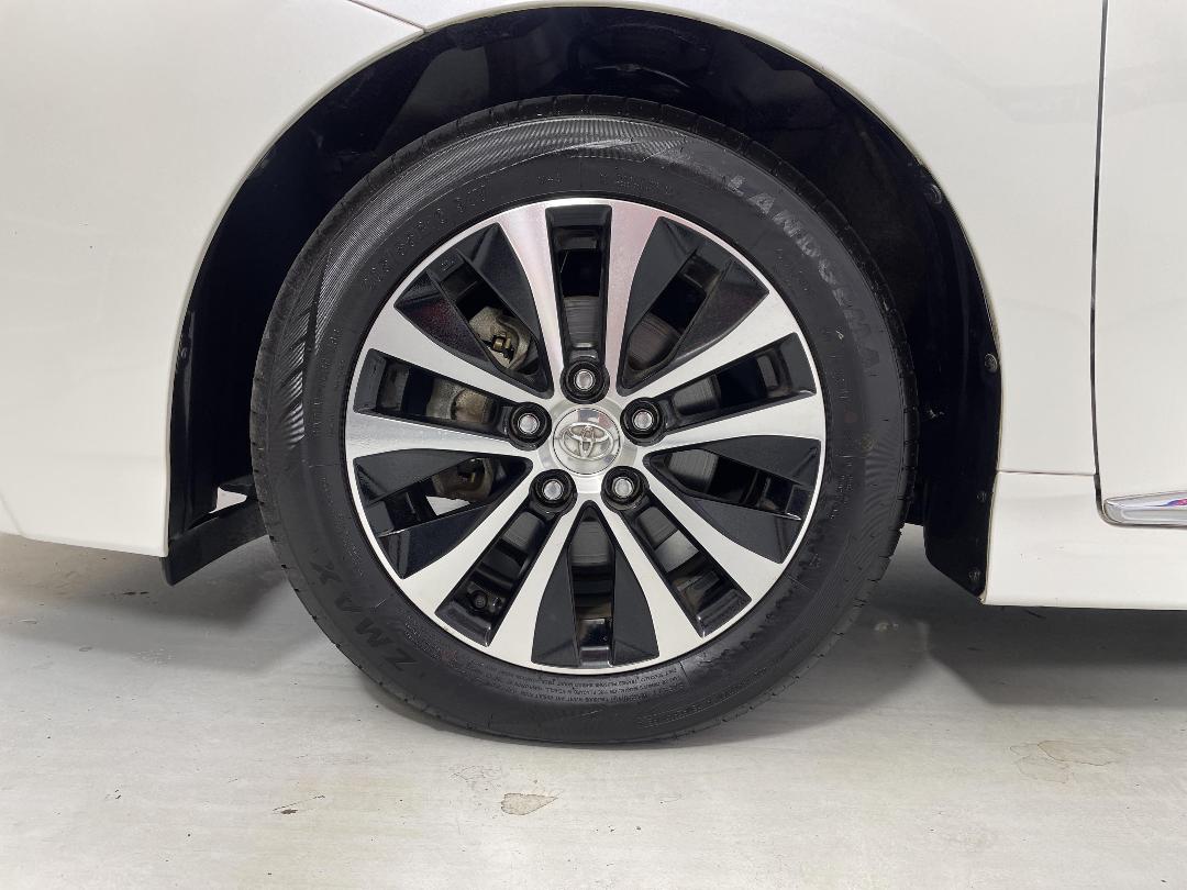 Photo '10' of Toyota SAI Photo '10' of Toyota SAI