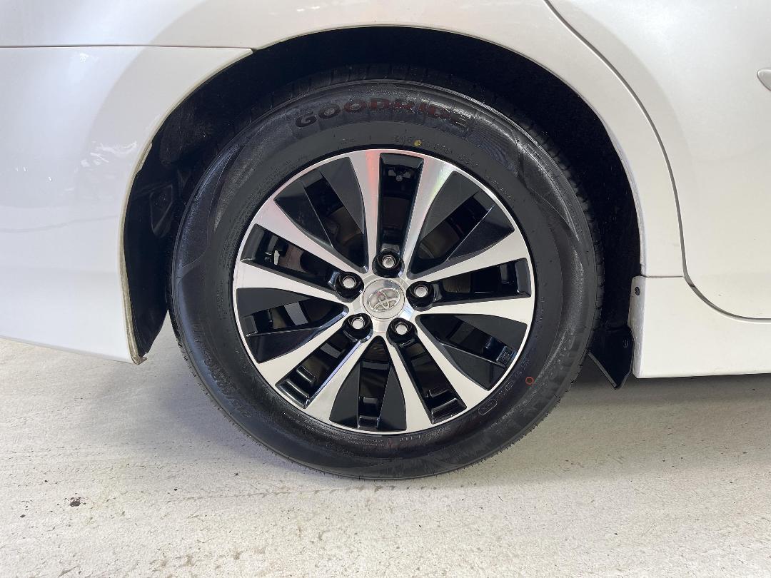 Photo '12' of Toyota SAI