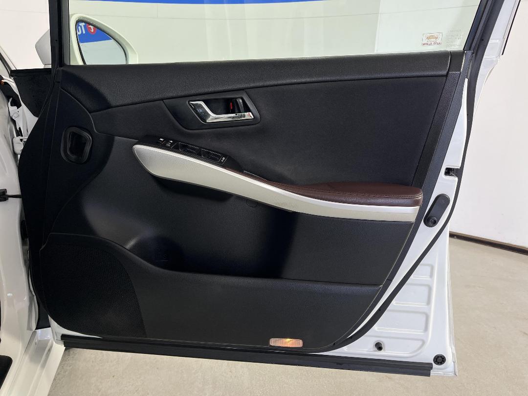 Photo '15' of Toyota SAI