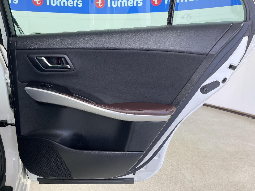 Photo '19' of Toyota SAI