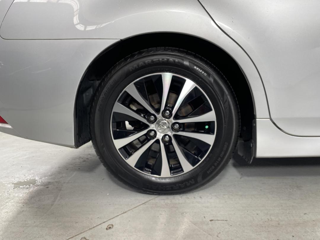 Photo '12' of Toyota SAI Photo '12' of Toyota SAI