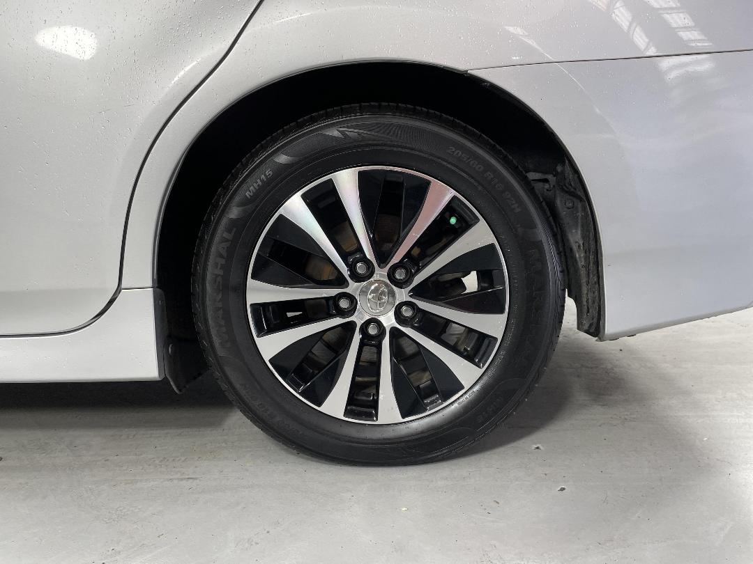 Photo '11' of Toyota SAI Photo '11' of Toyota SAI