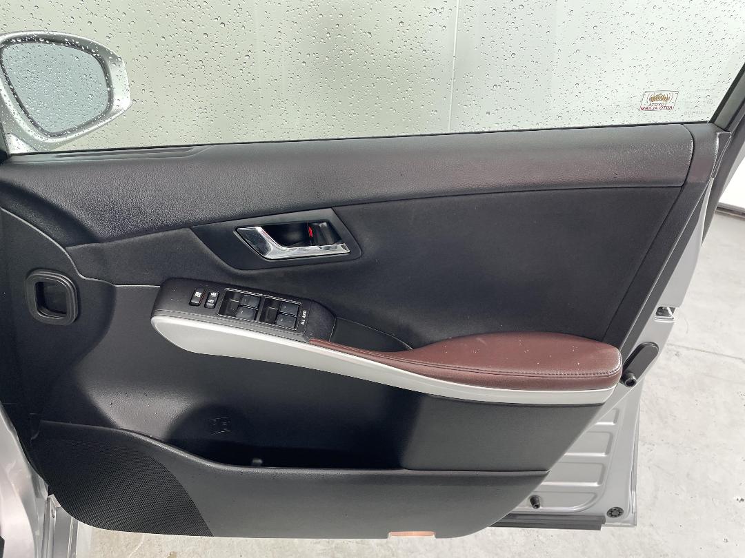 Photo '15' of Toyota SAI Photo '15' of Toyota SAI