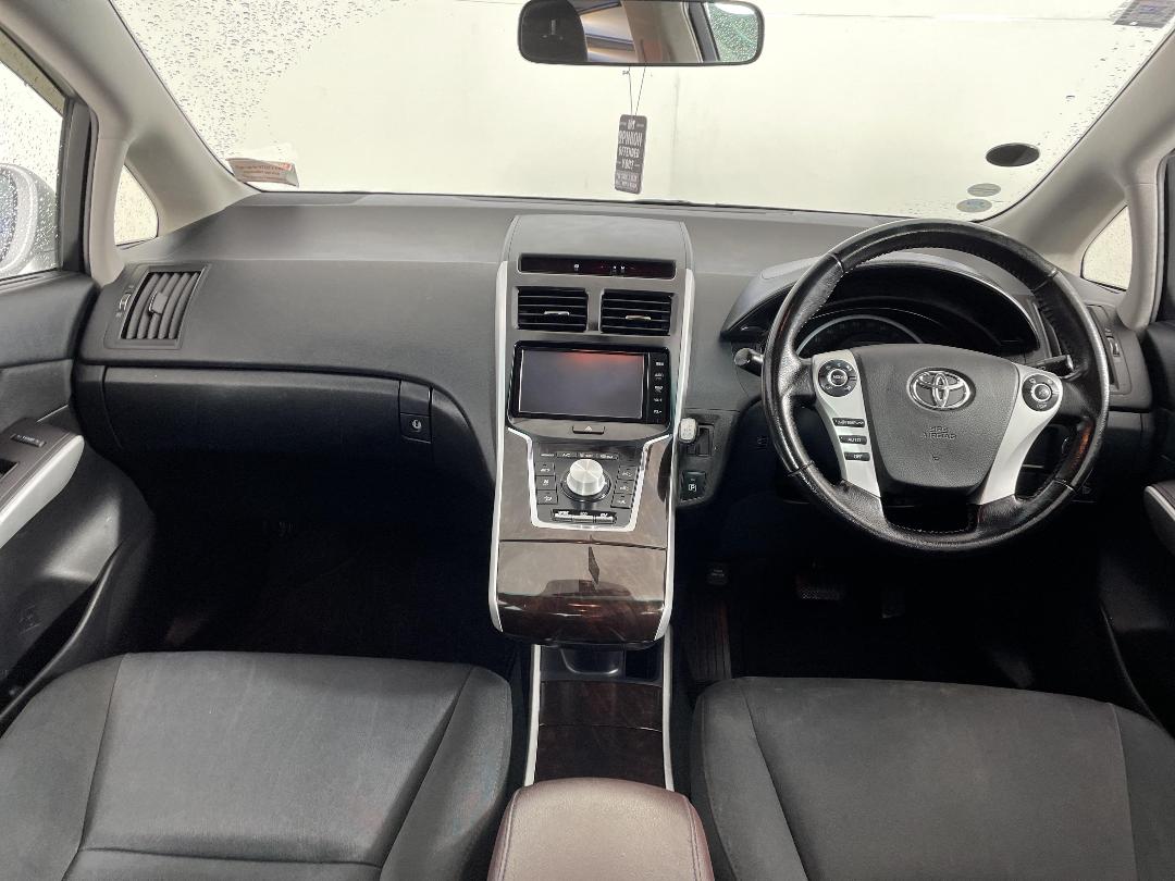 Photo '17' of Toyota SAI Photo '17' of Toyota SAI