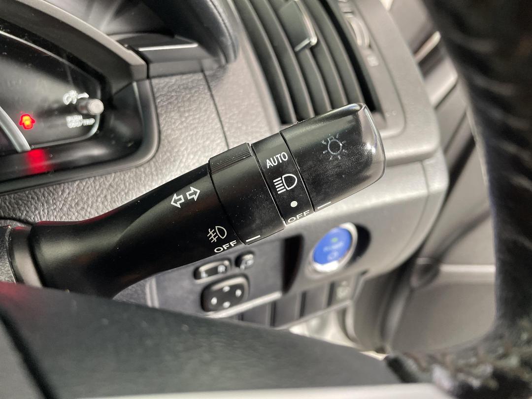 Photo '28' of Toyota SAI Photo '28' of Toyota SAI