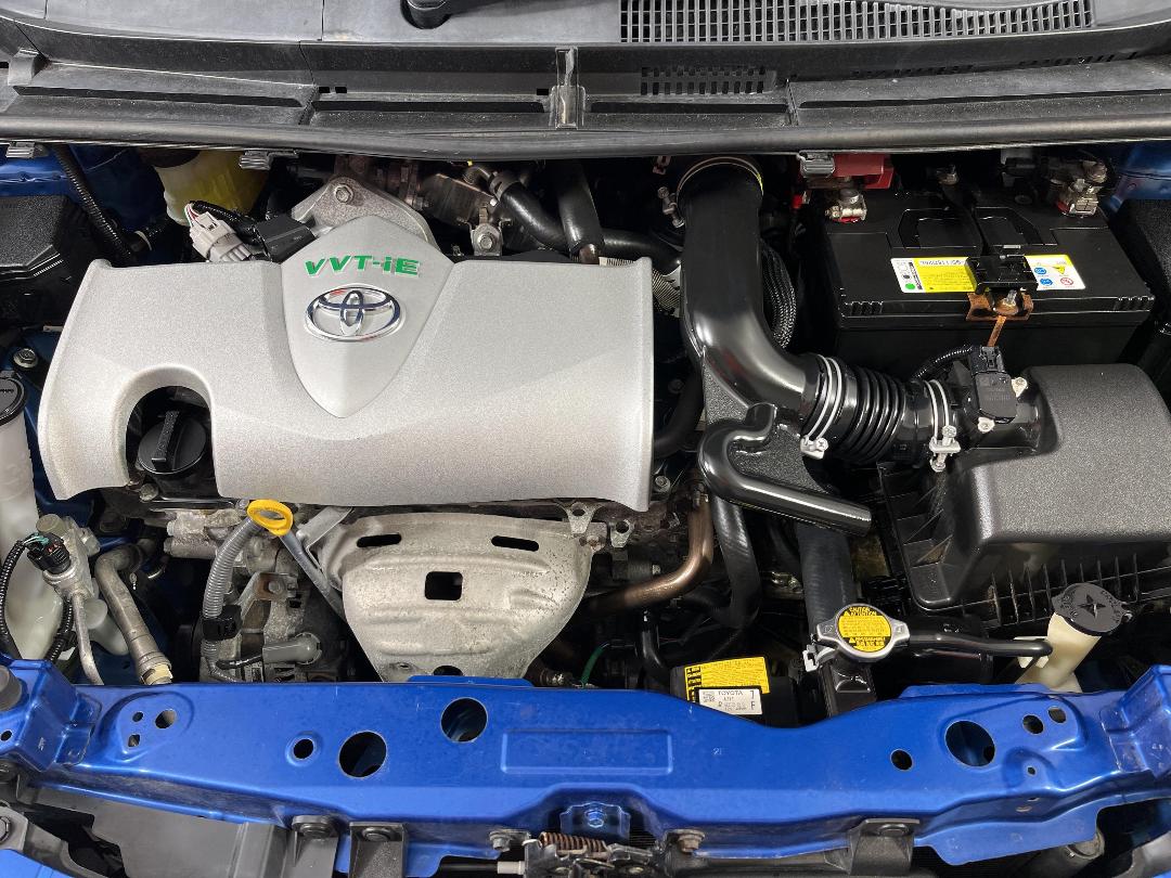 Photo '13' of Toyota Sienta Photo '13' of Toyota Sienta