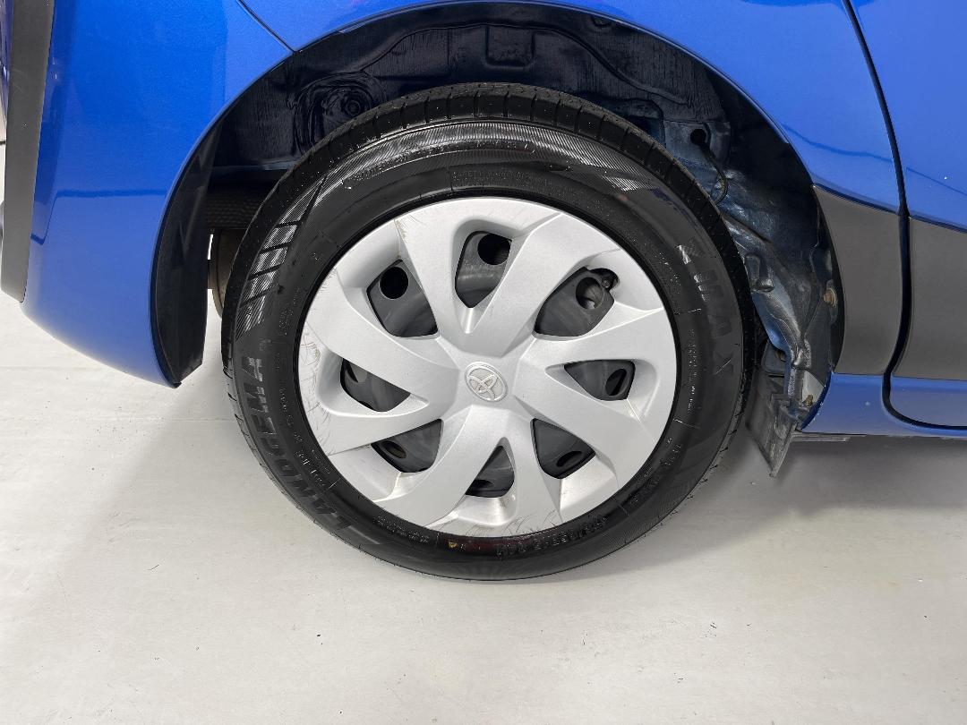 Photo '12' of Toyota Sienta Photo '12' of Toyota Sienta