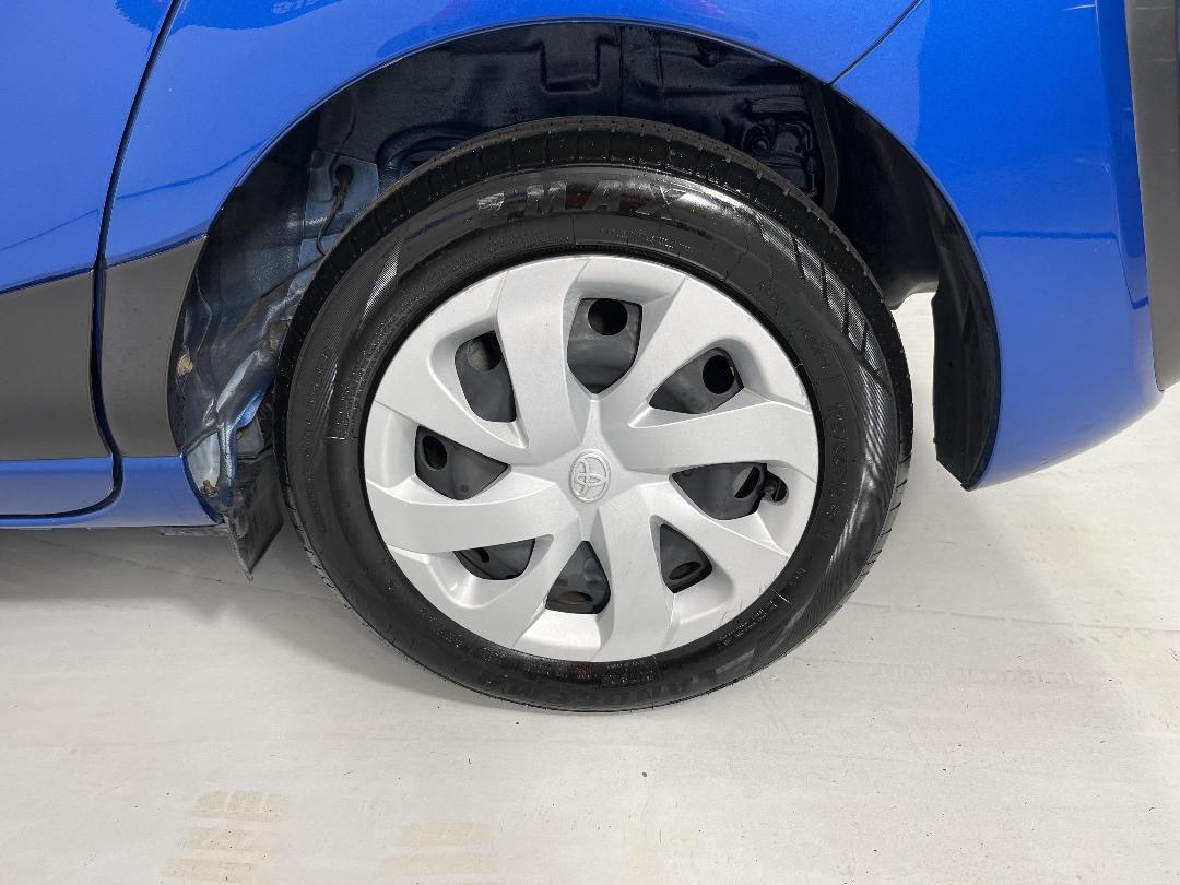 Photo '11' of Toyota Sienta Photo '11' of Toyota Sienta