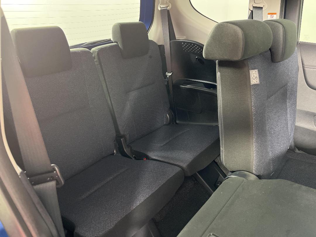 Photo '22' of Toyota Sienta Photo '22' of Toyota Sienta