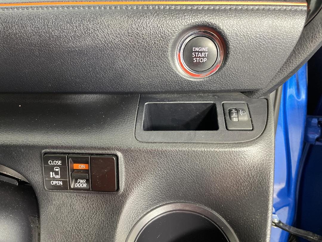 Photo '25' of Toyota Sienta Photo '25' of Toyota Sienta