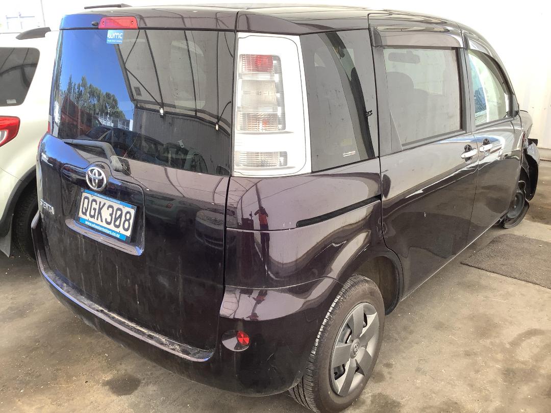 Photo '4' of Toyota Sienta Photo '4' of Toyota Sienta