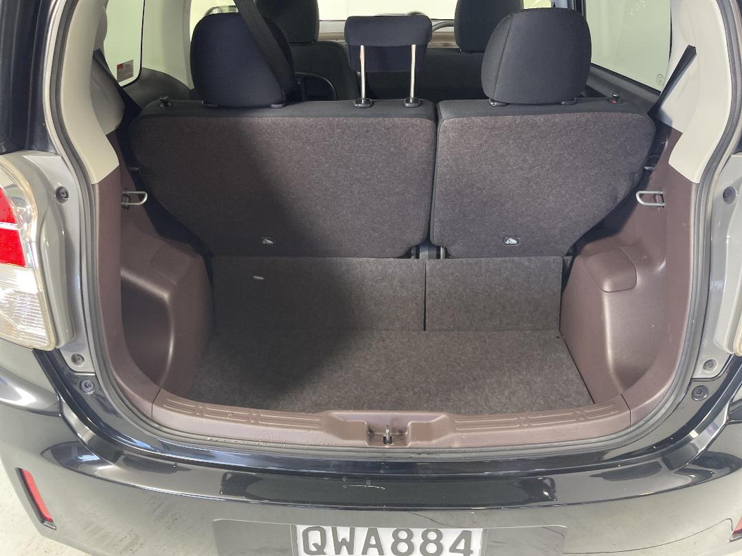 Photo '14' of Toyota Spade