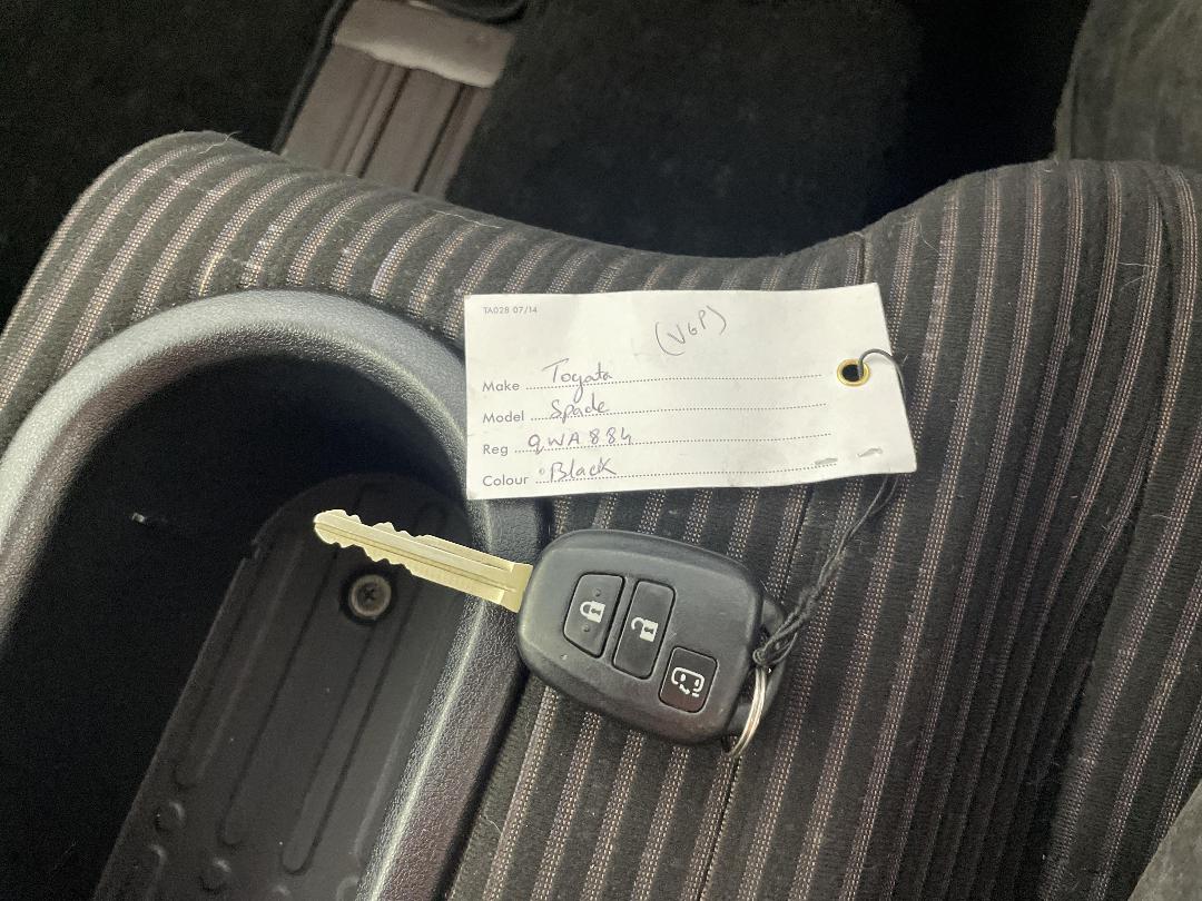 Photo '22' of Toyota Spade