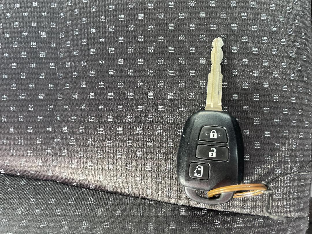 Photo '22' of Toyota Spade