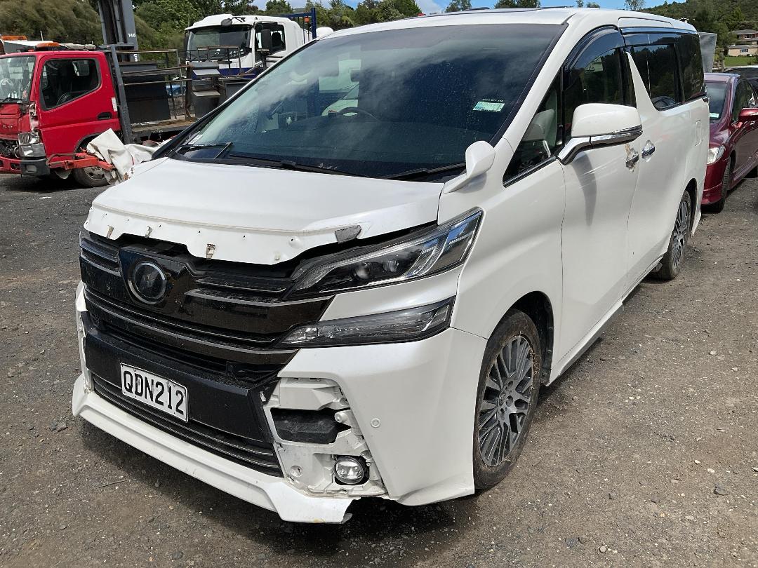 Photo '4' of Toyota Vellfire V6