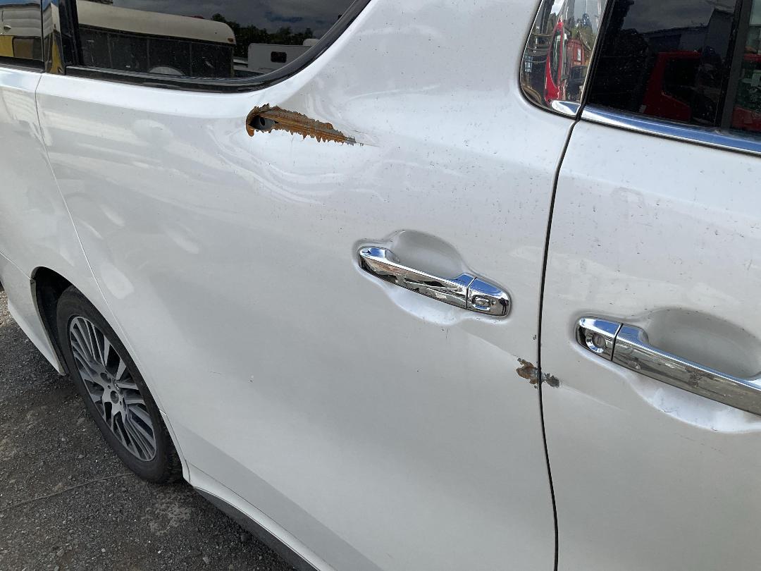 Photo '8' of Toyota Vellfire V6