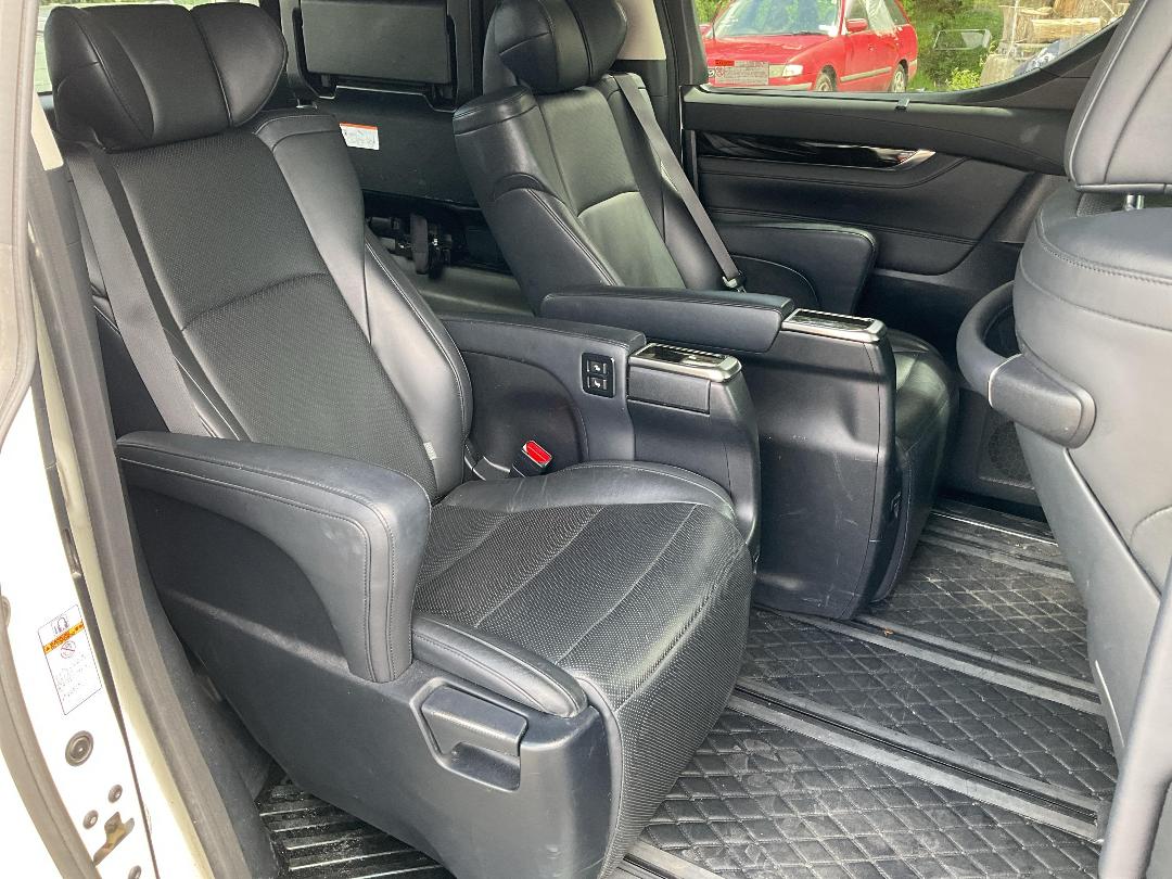 Photo '15' of Toyota Vellfire V6