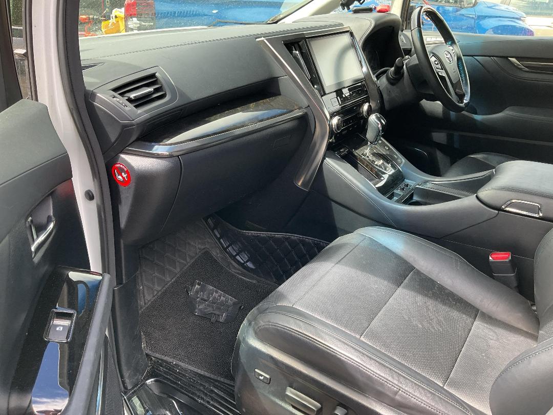 Photo '19' of Toyota Vellfire V6