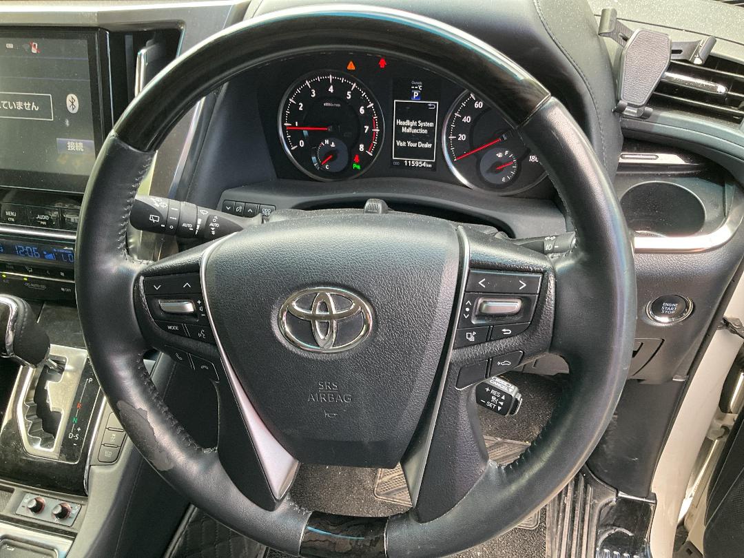 Photo '27' of Toyota Vellfire V6