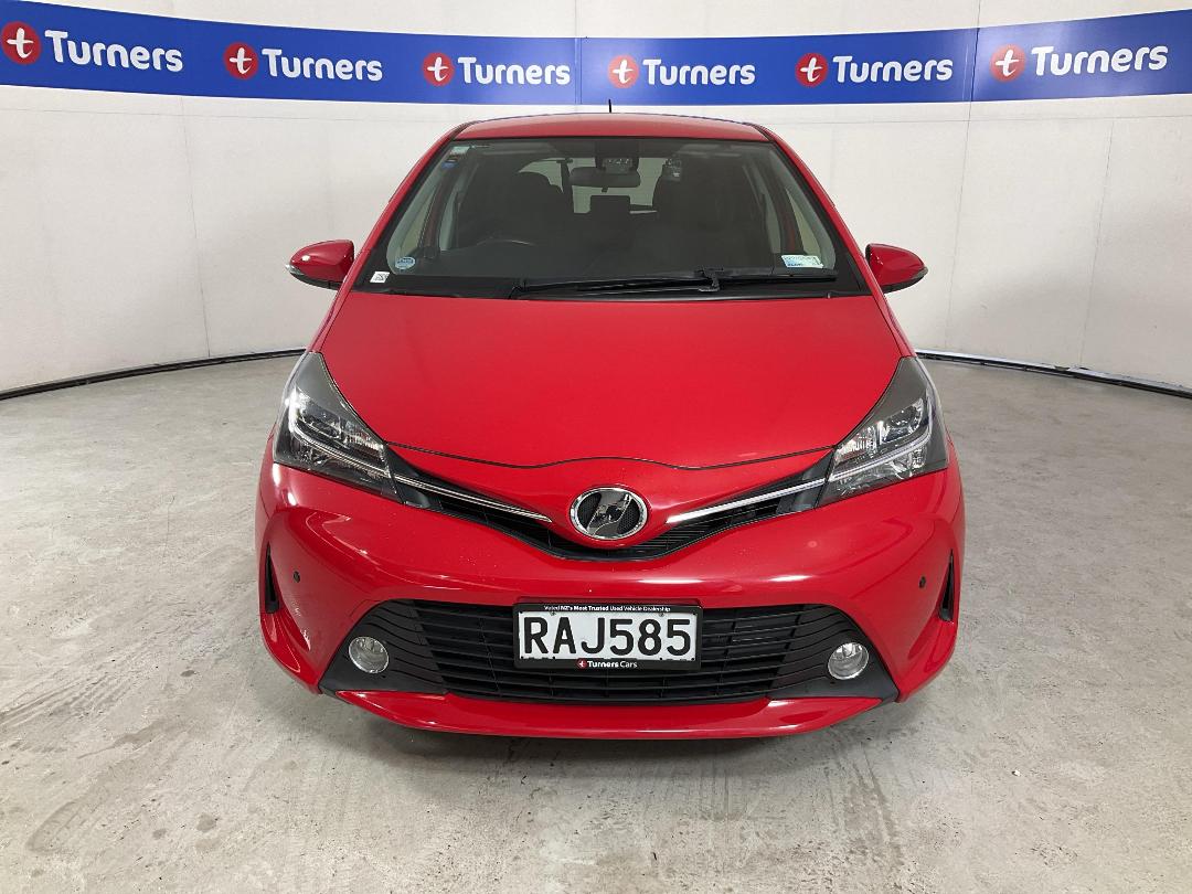 Photo '2' of Toyota Vitz