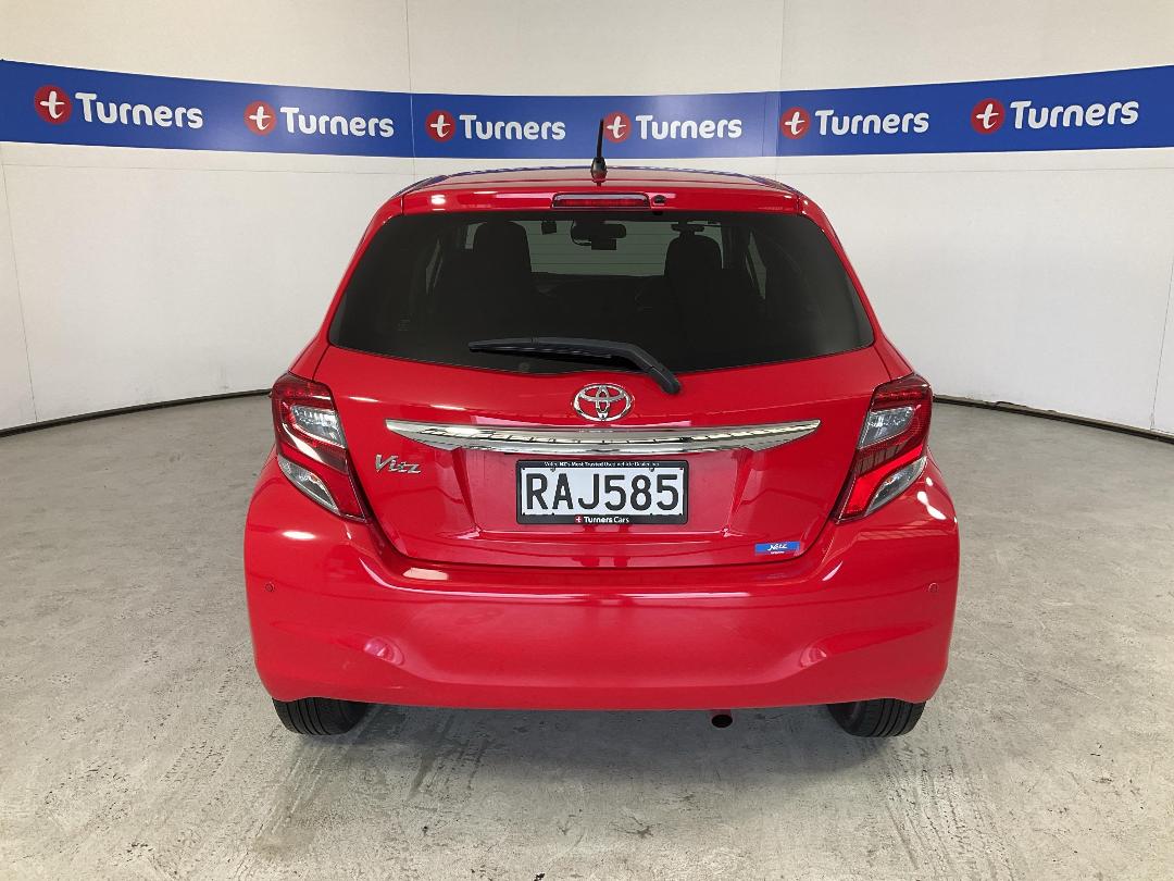 Photo '6' of Toyota Vitz