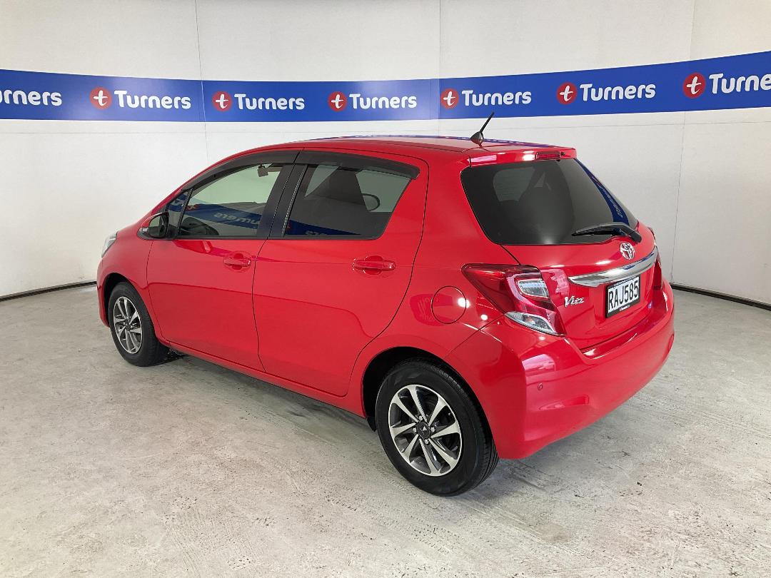 Photo '5' of Toyota Vitz