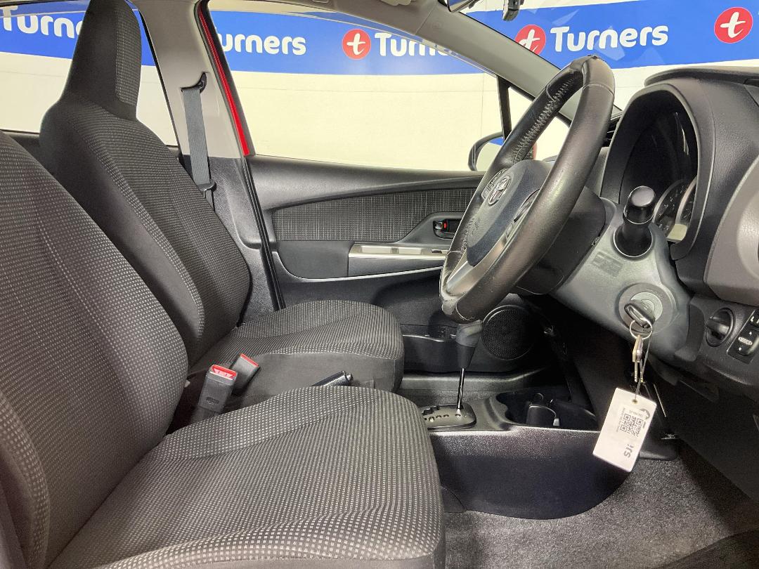 Photo '16' of Toyota Vitz