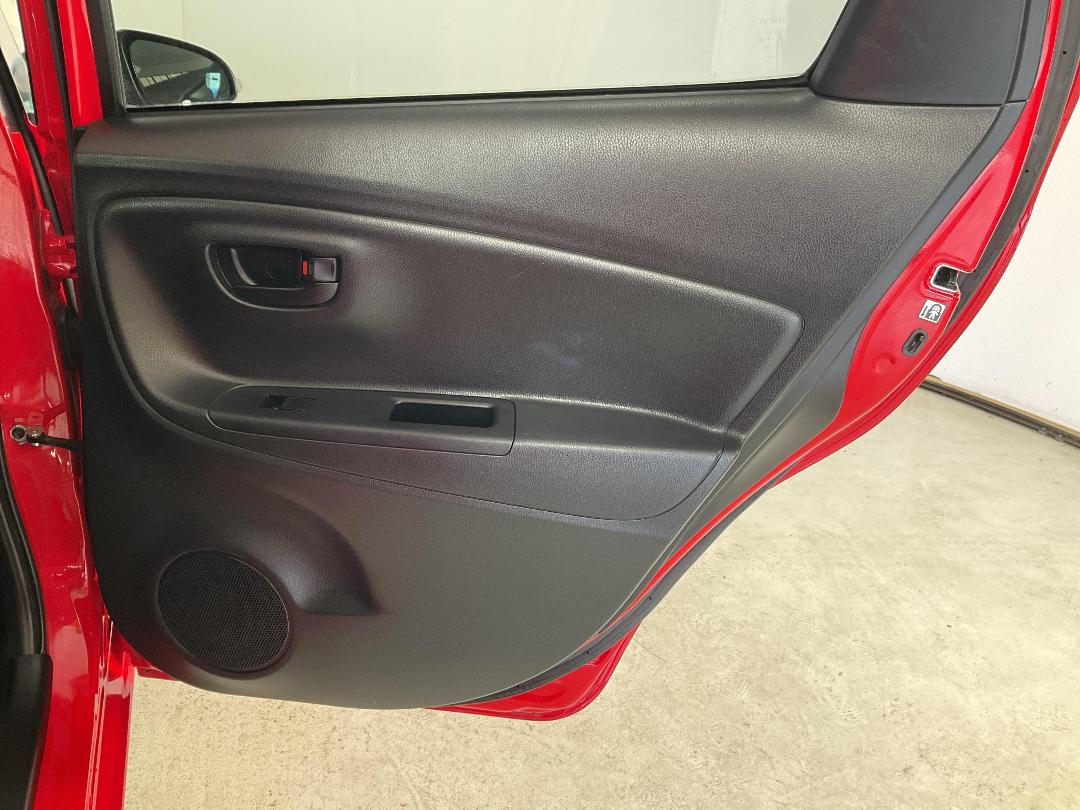 Photo '19' of Toyota Vitz