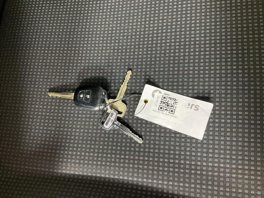 Photo '22' of Toyota Vitz