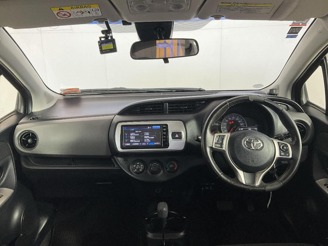 Photo '17' of Toyota Vitz