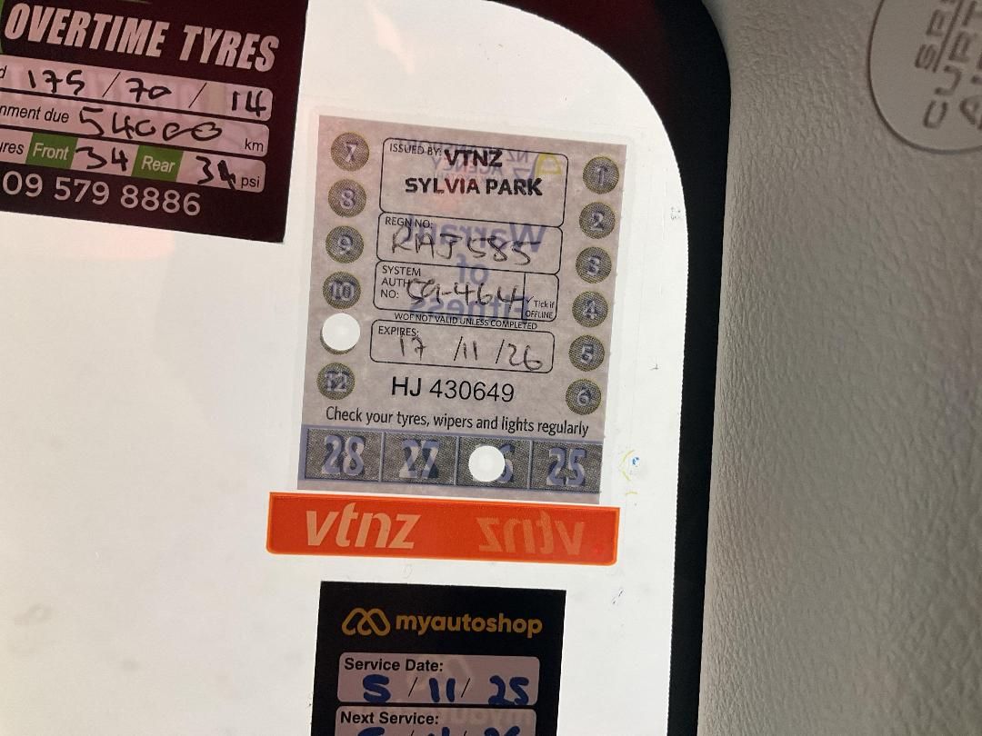 Photo '23' of Toyota Vitz