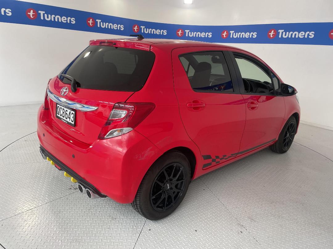 Photo '7' of Toyota Vitz