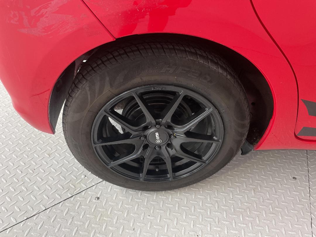 Photo '12' of Toyota Vitz