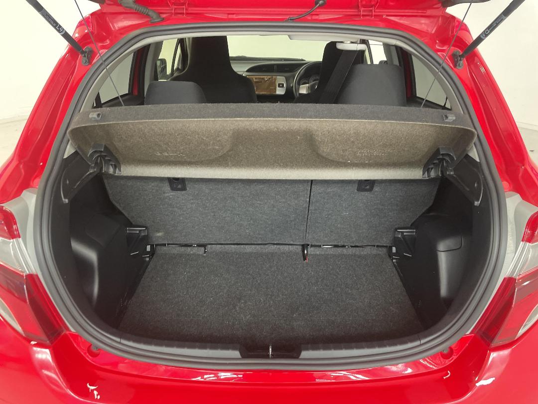 Photo '14' of Toyota Vitz