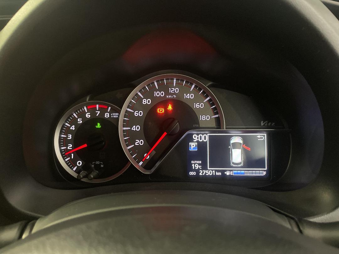 Photo '21' of Toyota Vitz