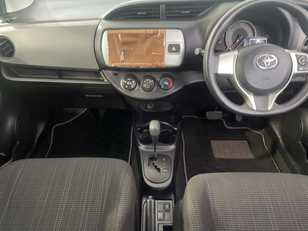 Photo '18' of Toyota Vitz