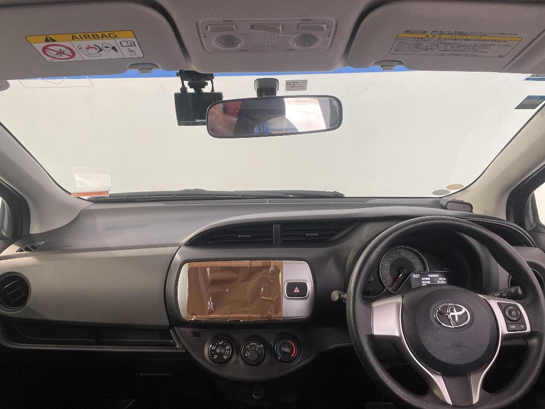 Photo '17' of Toyota Vitz