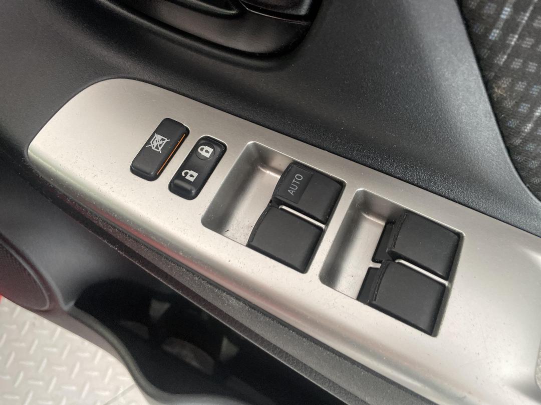 Photo '23' of Toyota Vitz