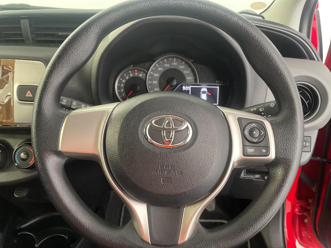 Photo '26' of Toyota Vitz