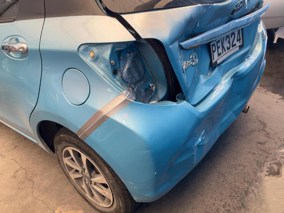 Photo '14' of Toyota Vitz